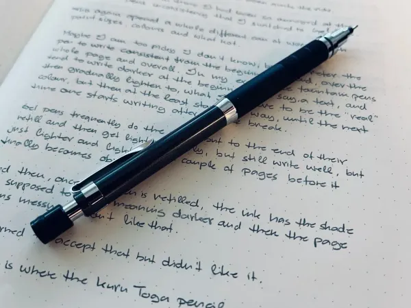 My new favourite pen: The Uni Kuru Toga 0.5